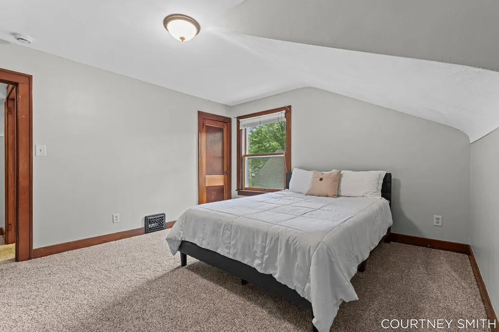 2626 Forest Grove Avenue SW Wyoming City MI 49519