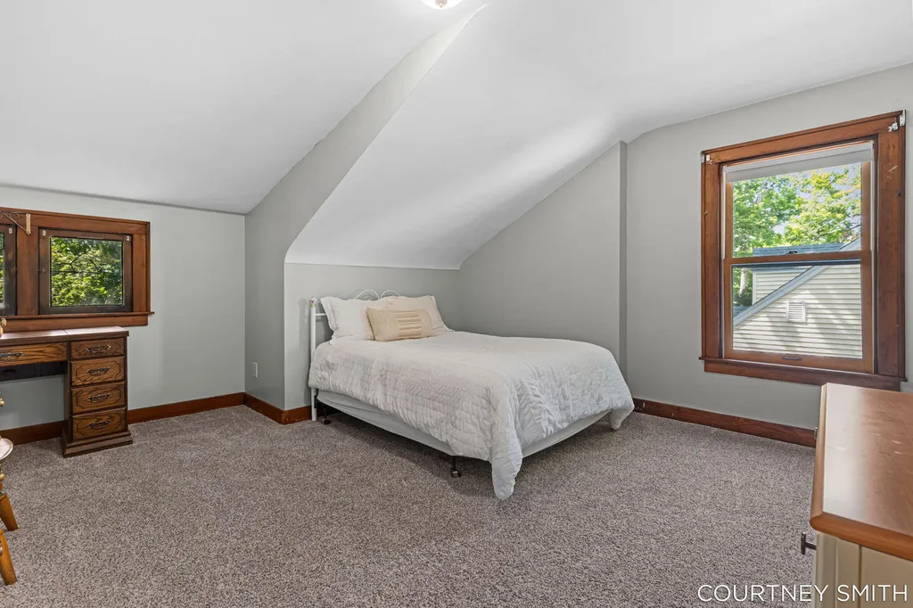 2626 Forest Grove Avenue SW Wyoming City MI 49519
