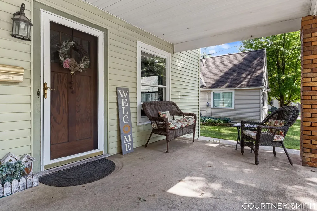 2626 Forest Grove Avenue SW Wyoming City MI 49519