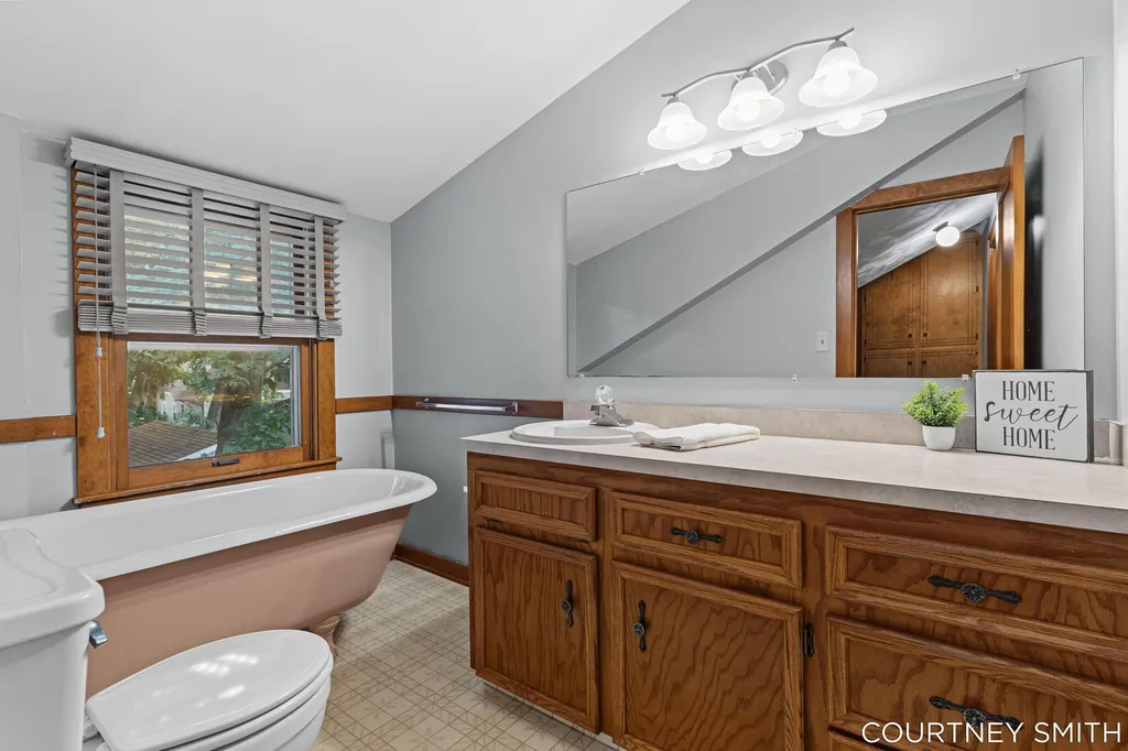 2626 Forest Grove Avenue SW Wyoming City MI 49519