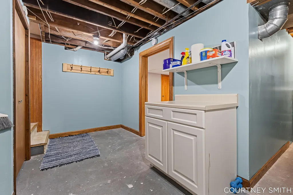 2626 Forest Grove Avenue SW Wyoming City MI 49519