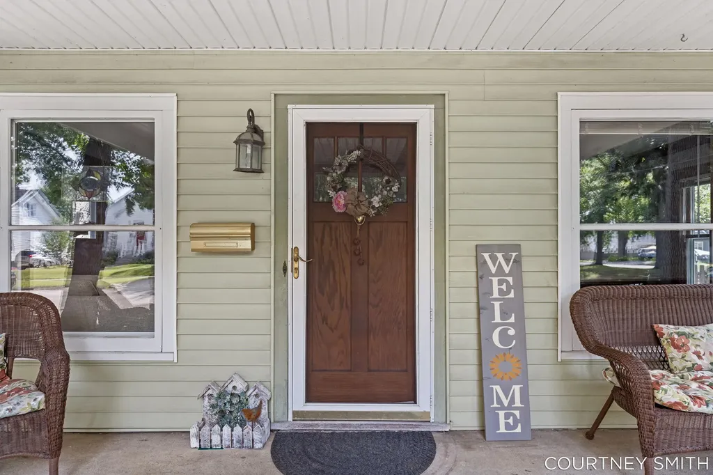 2626 Forest Grove Avenue SW Wyoming City MI 49519