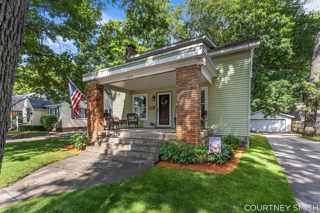 2626 Forest Grove Avenue SW Wyoming City MI 49519