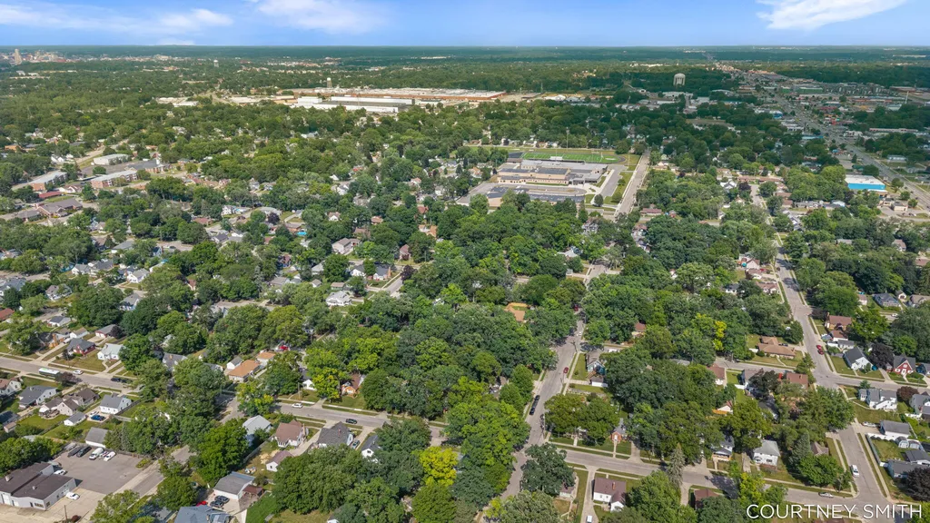 2626 Forest Grove Avenue SW Wyoming City MI 49519