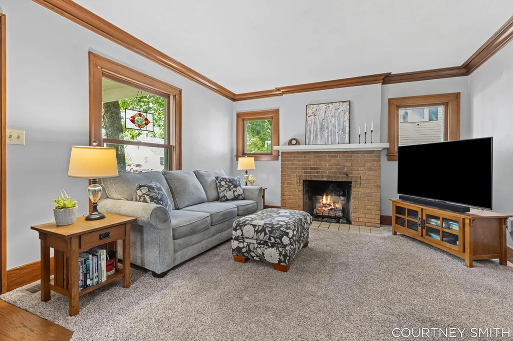 2626 Forest Grove Avenue SW Wyoming City MI 49519