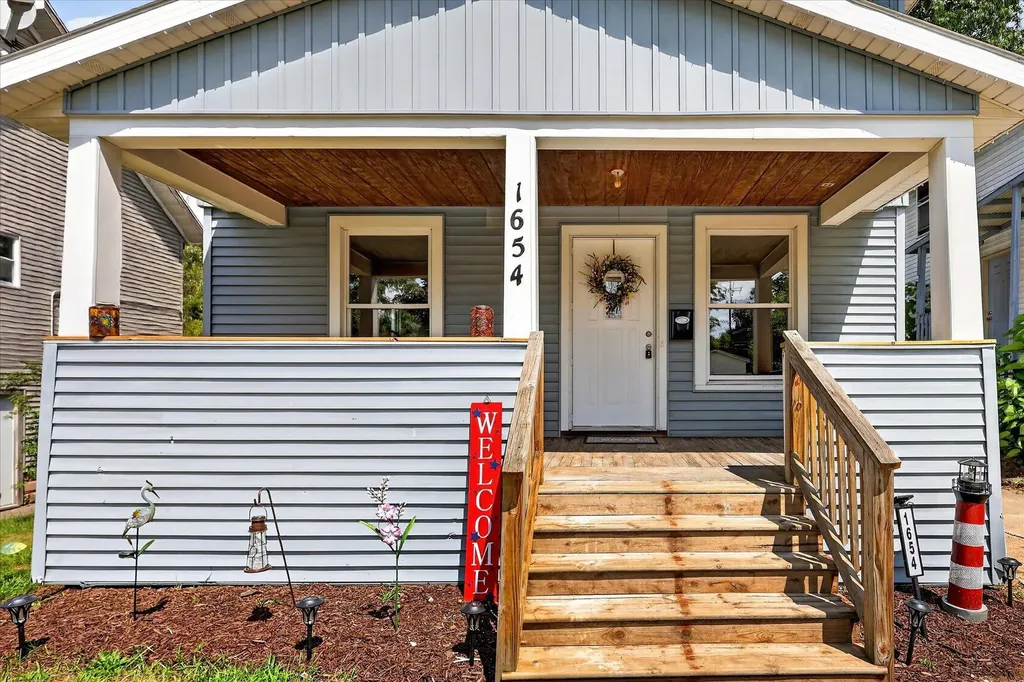 1654 Horton Avenue SE Grand Rapids City MI 49507