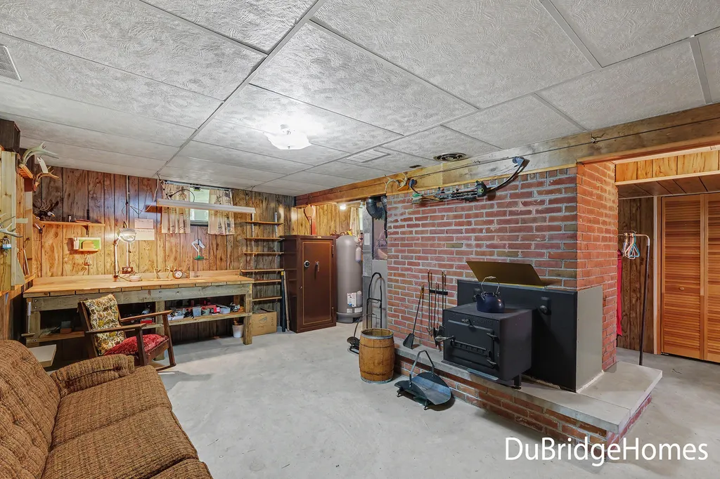 8347 E 62nd Street Croton Township MI 49337