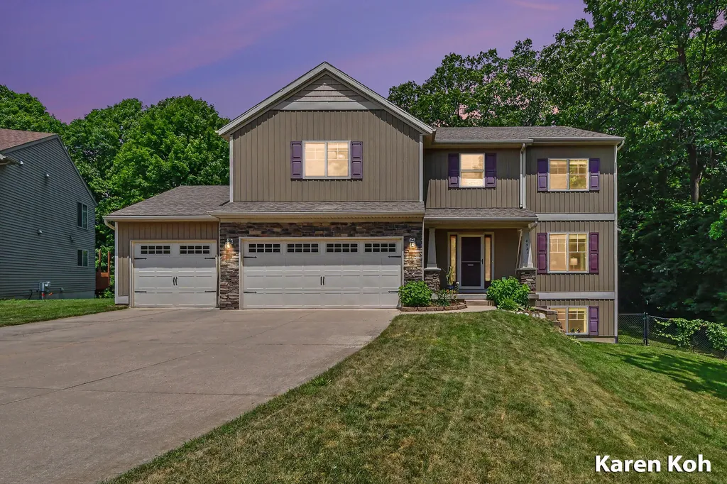 4521 Burton Forest Court SE Kentwood City MI 49546