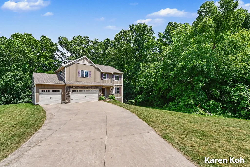 4521 Burton Forest Court SE Kentwood City MI 49546