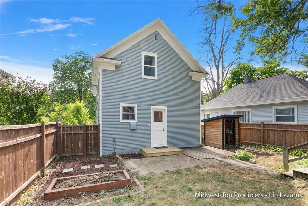125 Mack Avenue NE Grand Rapids City MI 49503