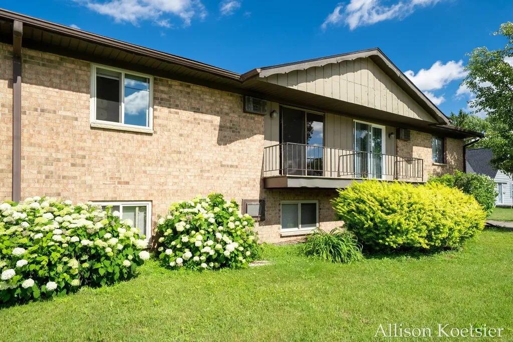 1720 Porter Street SW Wyoming City MI 49519