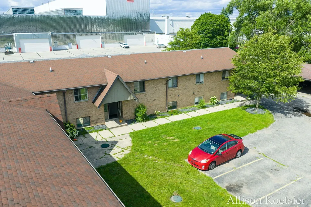 1720 Porter Street SW Wyoming City MI 49519