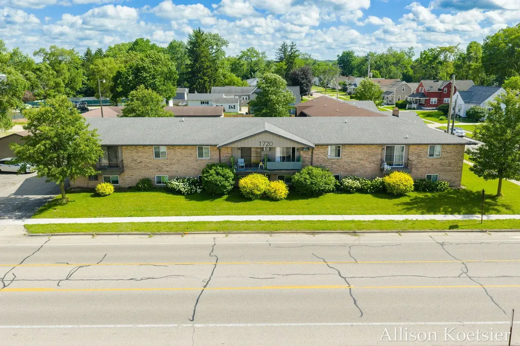 1720 Porter Street SW Wyoming City MI 49519