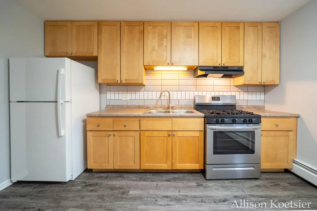 1720 Porter Street SW Wyoming City MI 49519