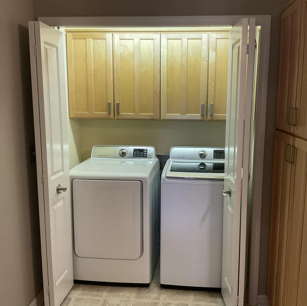 2554 Forest Hill Avenue SE Grand Rapids City MI 49546
