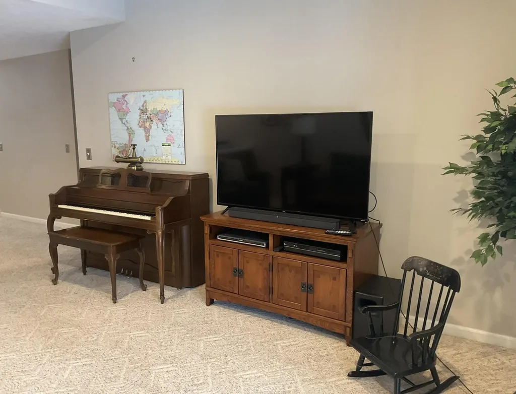2554 Forest Hill Avenue SE Grand Rapids City MI 49546