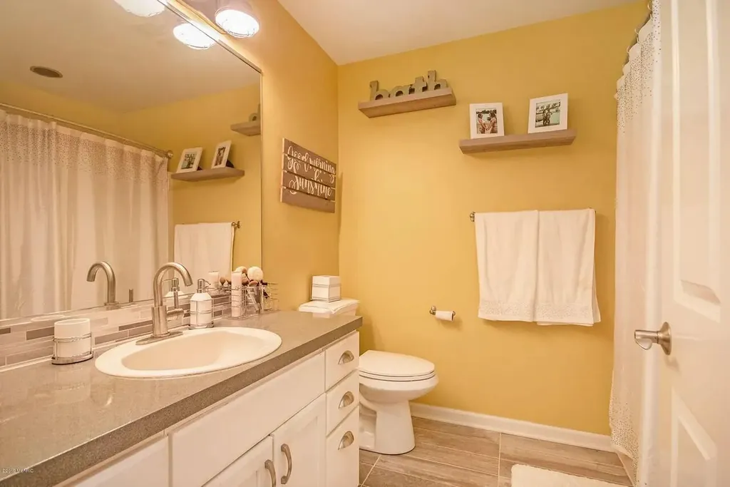2554 Forest Hill Avenue SE Grand Rapids City MI 49546