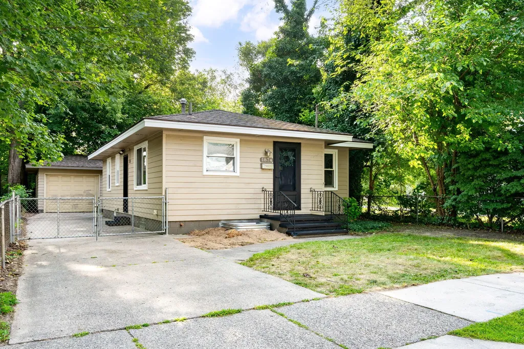 1874 Crowley Street Muskegon City MI 49441