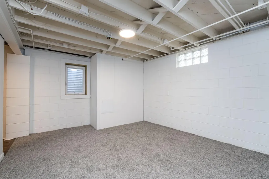 1874 Crowley Street Muskegon City MI 49441