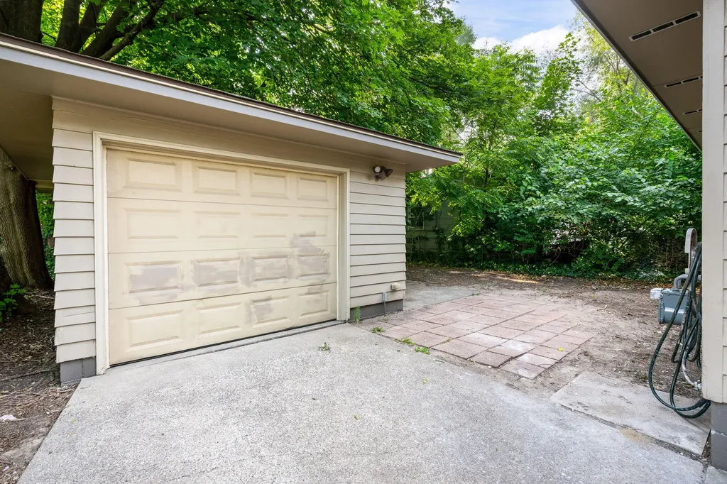 1874 Crowley Street Muskegon City MI 49441