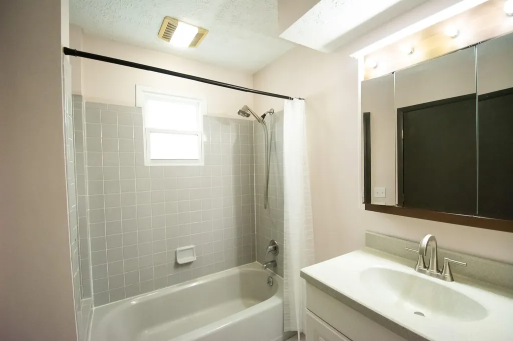 545 Van Allen Street SE Wyoming City MI 49548