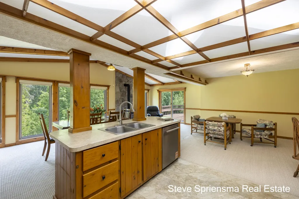 4372 Cordes Avenue NW Alpine Township MI 49321