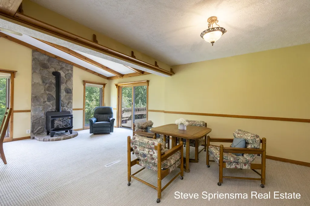 4372 Cordes Avenue NW Alpine Township MI 49321