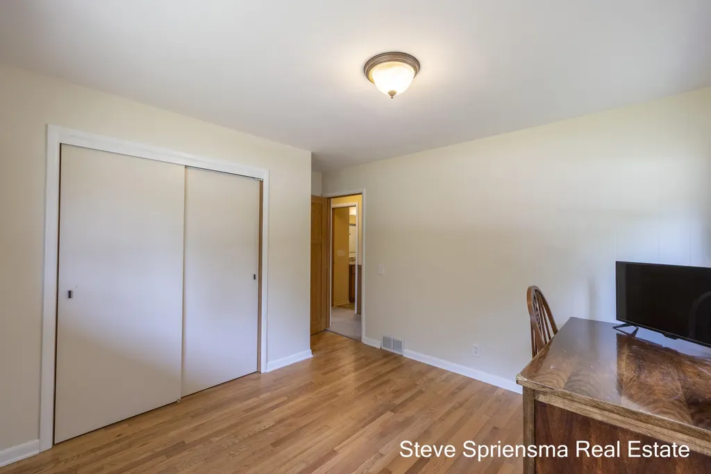 4372 Cordes Avenue NW Alpine Township MI 49321