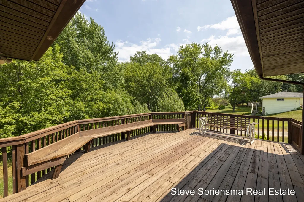 4372 Cordes Avenue NW Alpine Township MI 49321