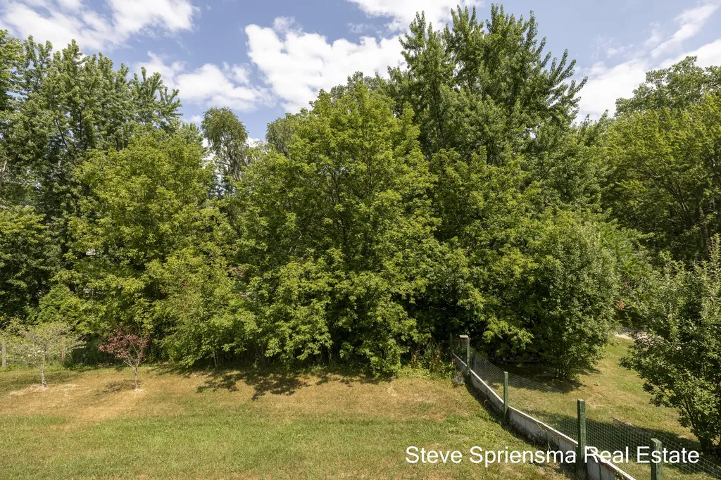 4372 Cordes Avenue NW Alpine Township MI 49321