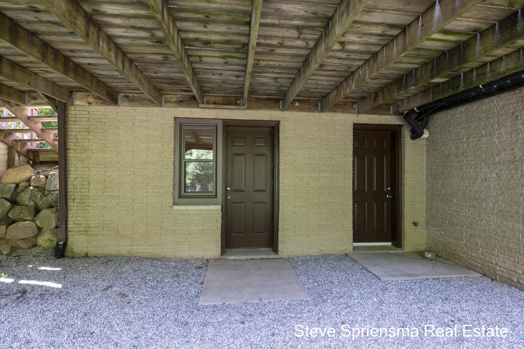 4372 Cordes Avenue NW Alpine Township MI 49321