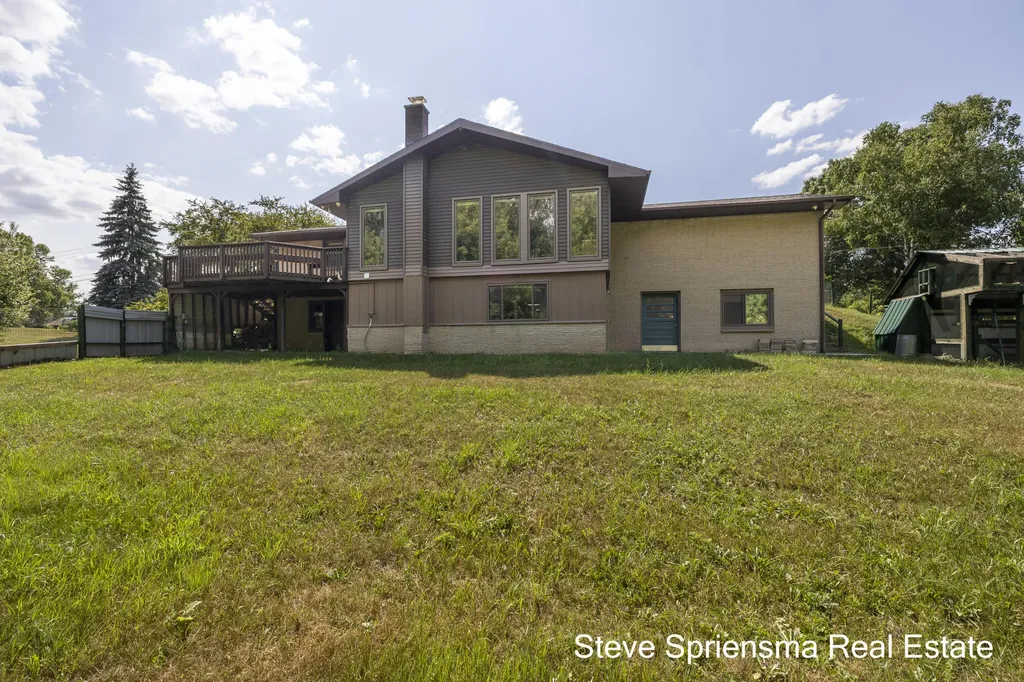4372 Cordes Avenue NW Alpine Township MI 49321