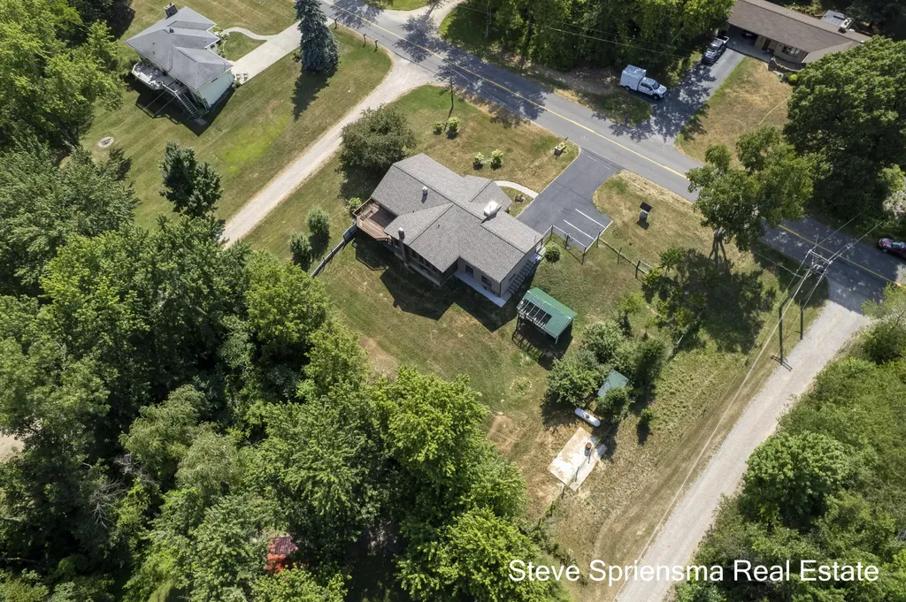 4372 Cordes Avenue NW Alpine Township MI 49321