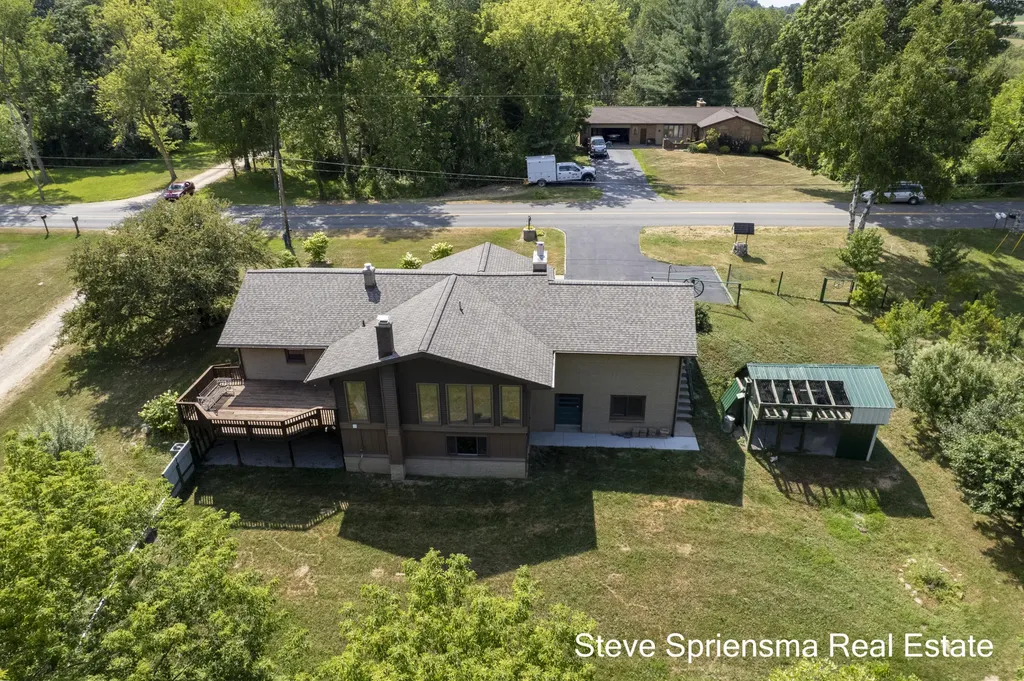 4372 Cordes Avenue NW Alpine Township MI 49321