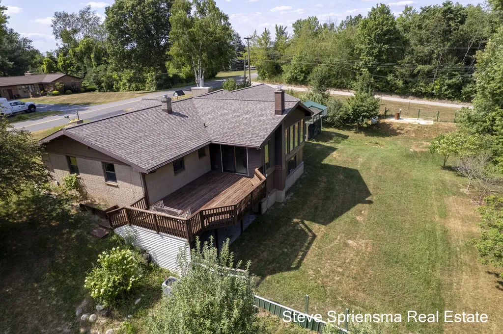 4372 Cordes Avenue NW Alpine Township MI 49321