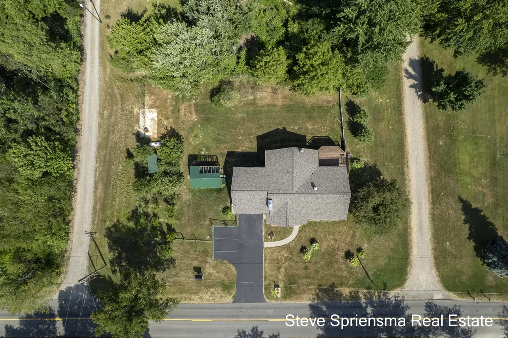 4372 Cordes Avenue NW Alpine Township MI 49321