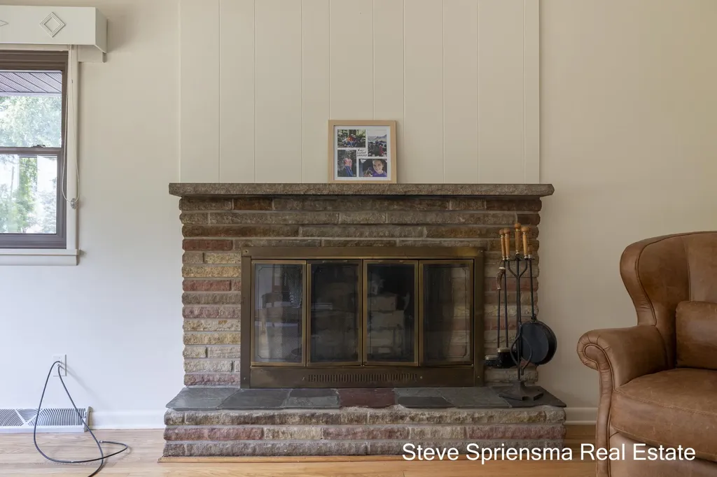4372 Cordes Avenue NW Alpine Township MI 49321