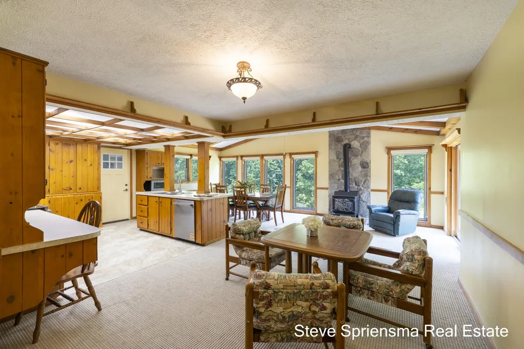 4372 Cordes Avenue NW Alpine Township MI 49321
