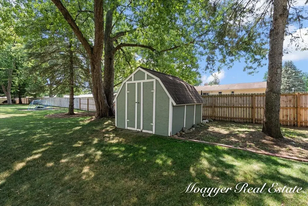 1758 Greenwoods Drive Georgetown Charter Township MI 49428