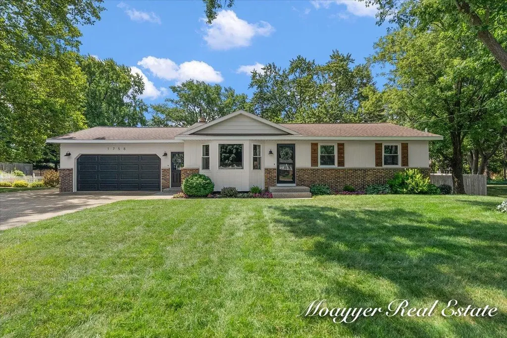 1758 Greenwoods Drive Georgetown Charter Township MI 49428