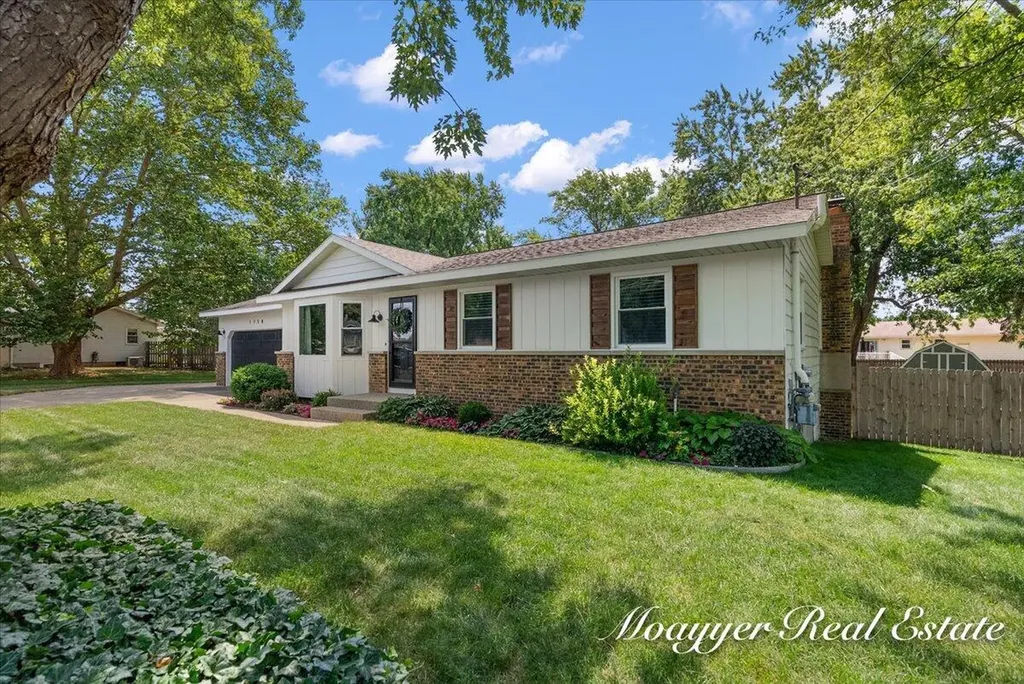1758 Greenwoods Drive Georgetown Charter Township MI 49428