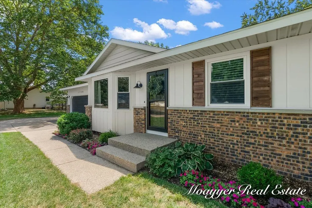 1758 Greenwoods Drive Georgetown Charter Township MI 49428