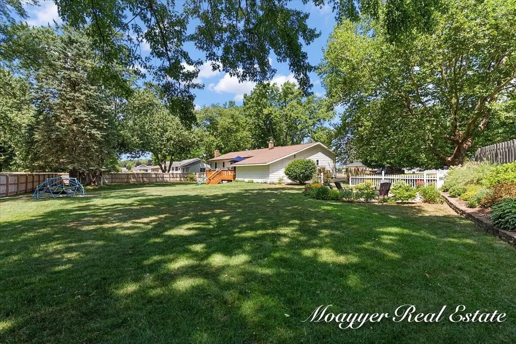 1758 Greenwoods Drive Georgetown Charter Township MI 49428