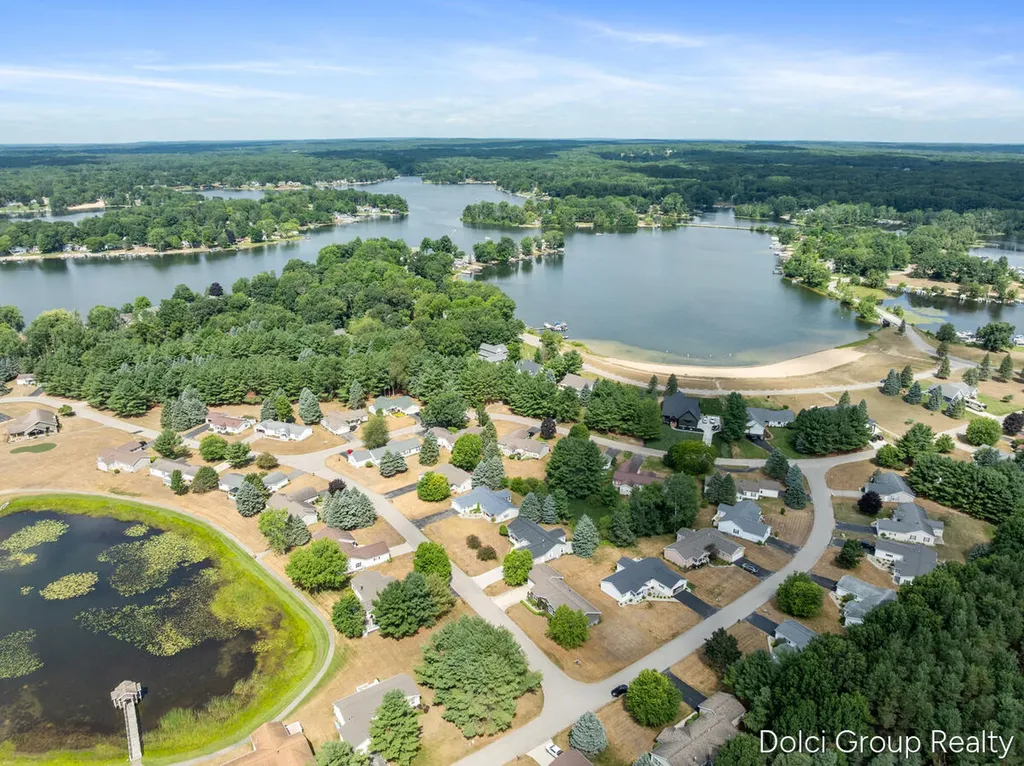 7861 Schooner Lane Morton Township MI 49346