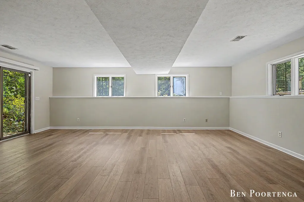 8707 White Fawn Trail NE Cannon Township MI 49341