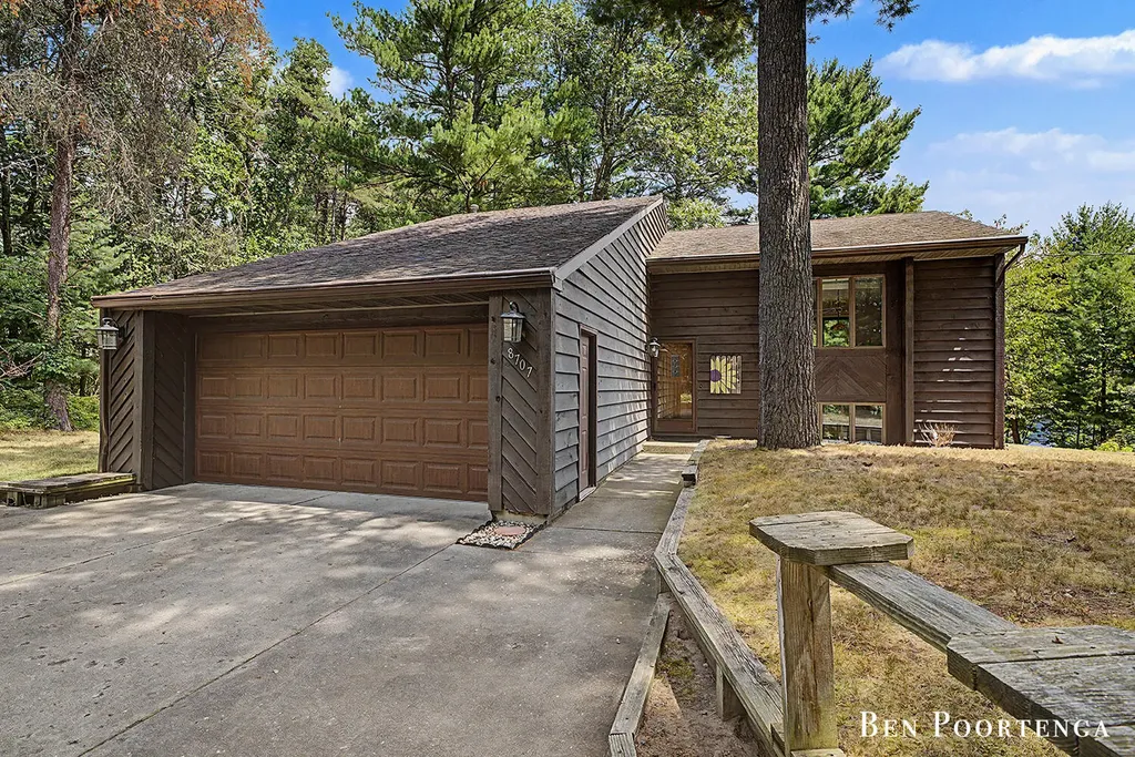8707 White Fawn Trail NE Cannon Township MI 49341