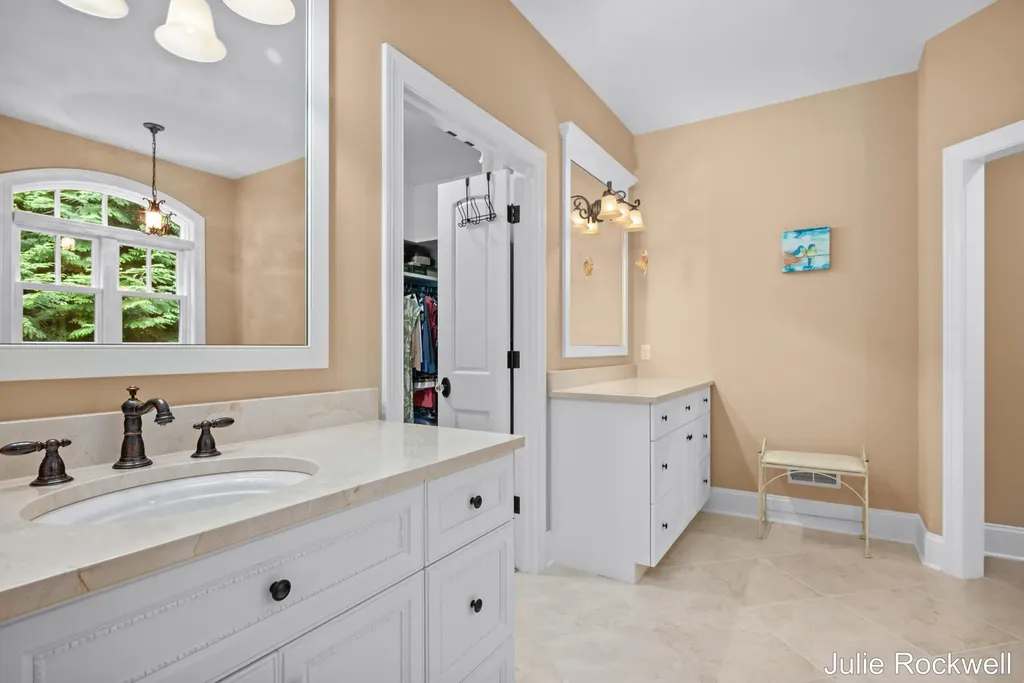 5575 Sanctuary Drive NE Ada Township MI 49301