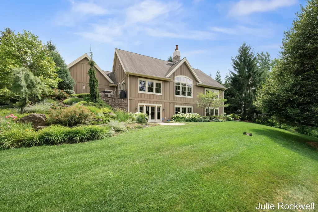 5575 Sanctuary Drive NE Ada Township MI 49301