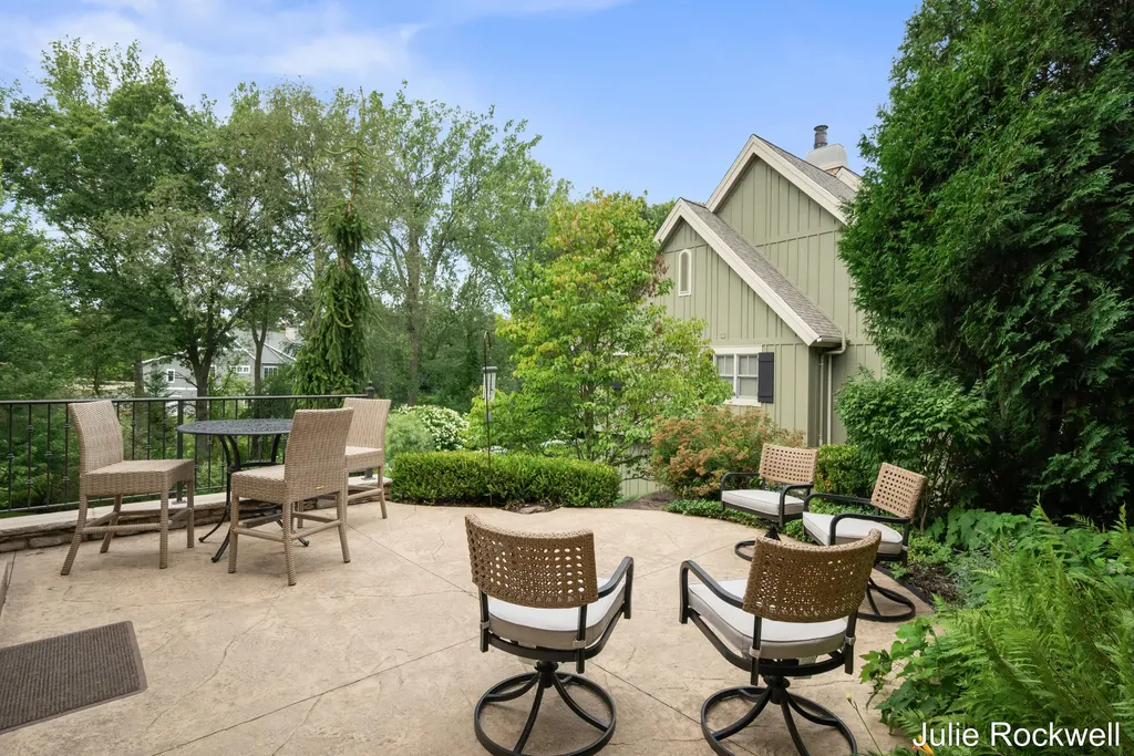 5575 Sanctuary Drive NE Ada Township MI 49301