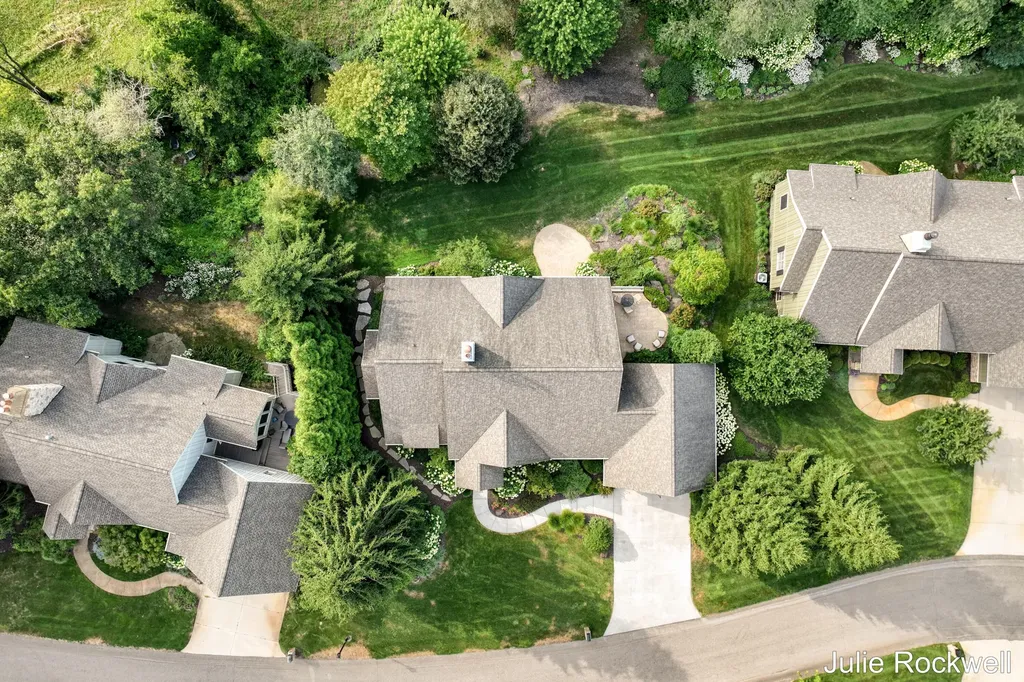 5575 Sanctuary Drive NE Ada Township MI 49301